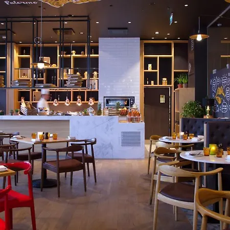 里加瓦德马拉丽柏酒店 4* 里加