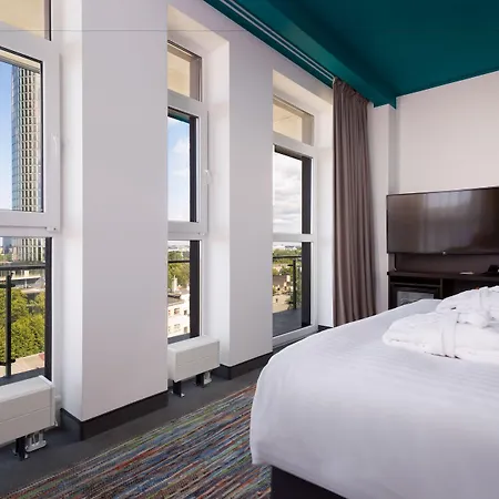 מלון Park By Radisson Valdemara 4*