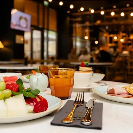 里加瓦德马拉丽柏酒店 酒店
